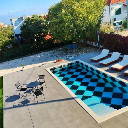 Holiday Home Nino With Amazing Swimming Pool Слатине Экстерьер фото