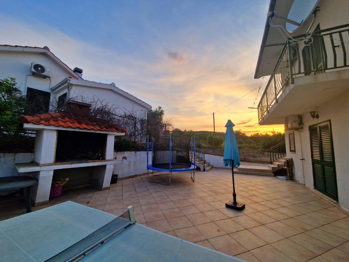 Holiday Home Nino With Amazing Swimming Pool Слатине Экстерьер фото