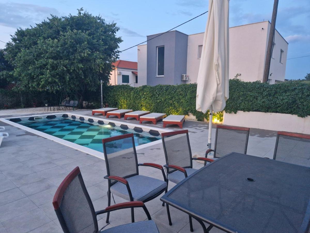 Holiday Home Nino With Amazing Swimming Pool Слатине Экстерьер фото