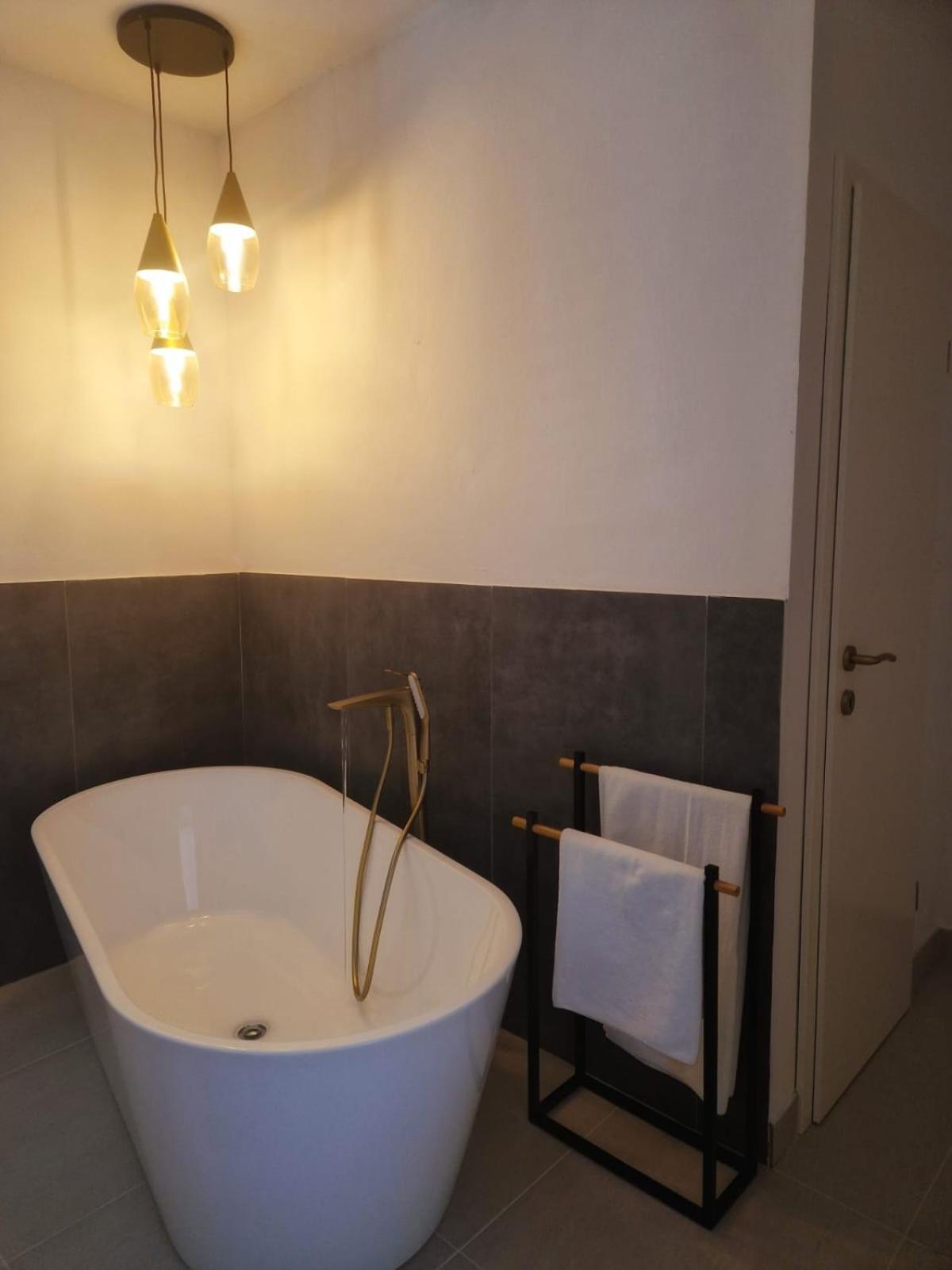 Holiday Home Nino With Amazing Swimming Pool Слатине Экстерьер фото