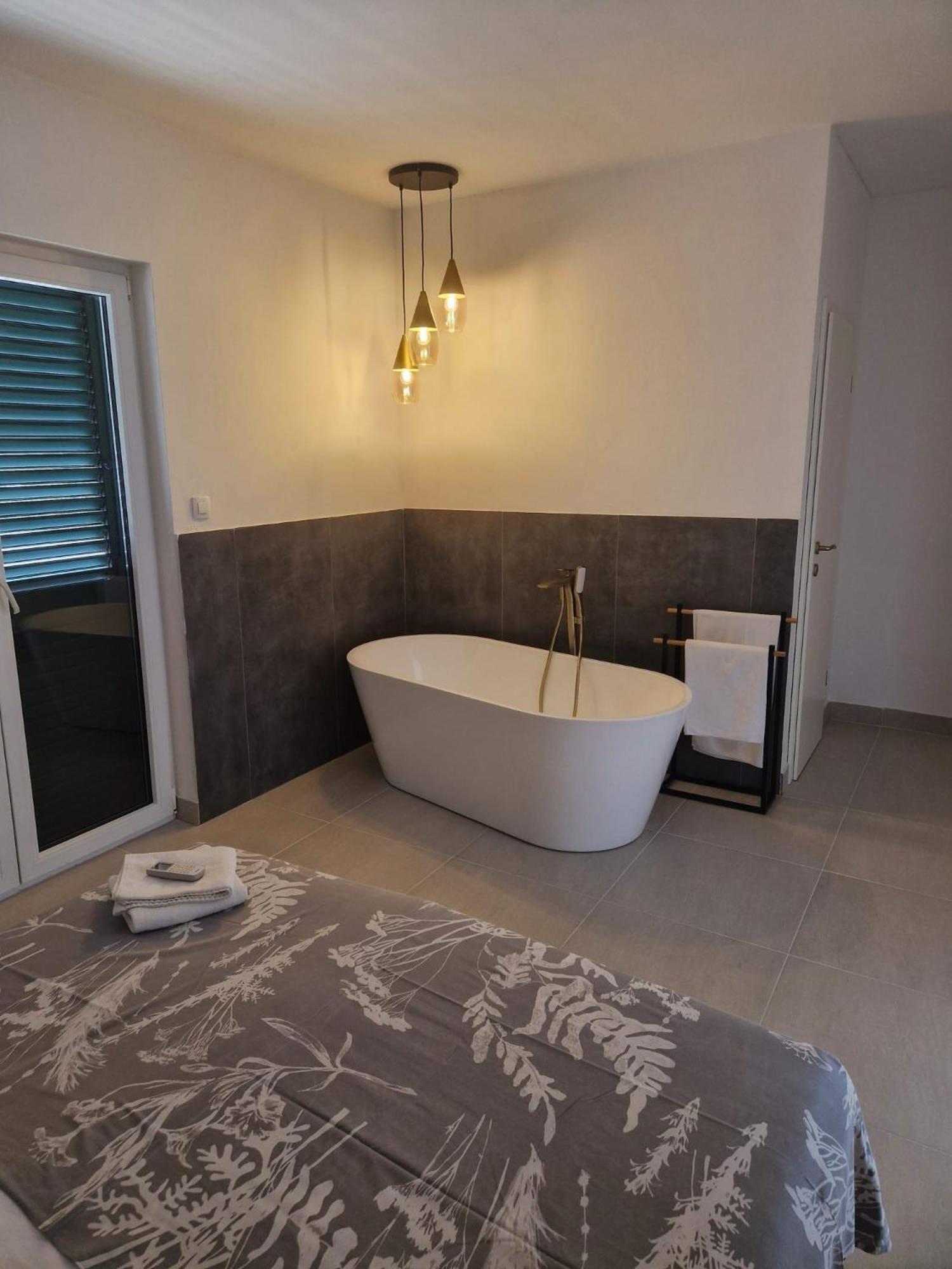 Holiday Home Nino With Amazing Swimming Pool Слатине Экстерьер фото